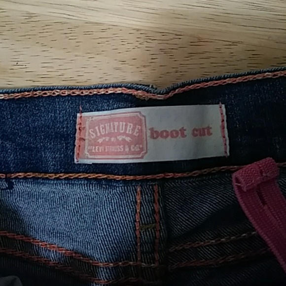 Levi Strauss Signature Capri Pants - Picture 3 of 4